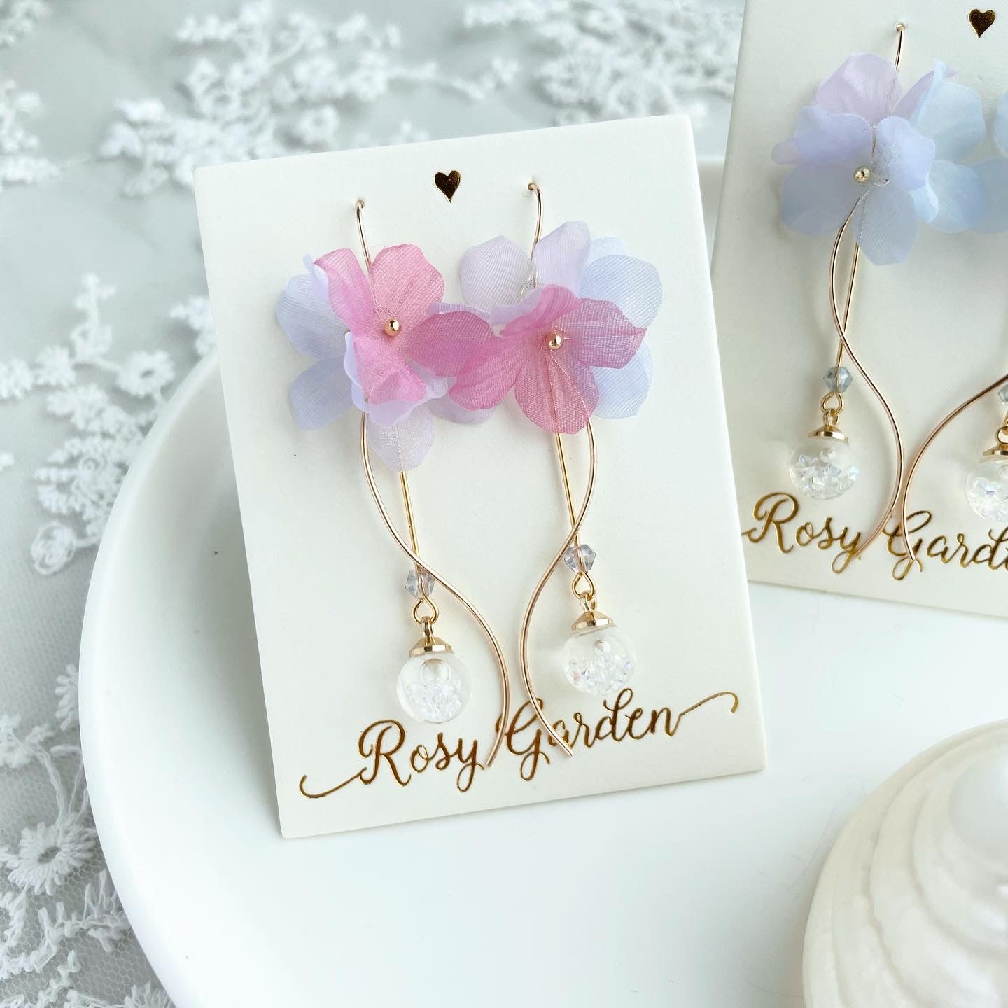 香港手作耳環 - 雪紡繡球花水晶球耳環 流線款 紅霞色 (Handmade Earrings HK)
