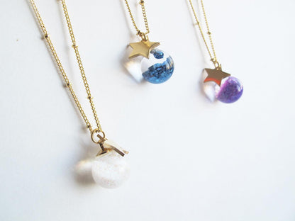 金色星星流沙水晶球頸鏈