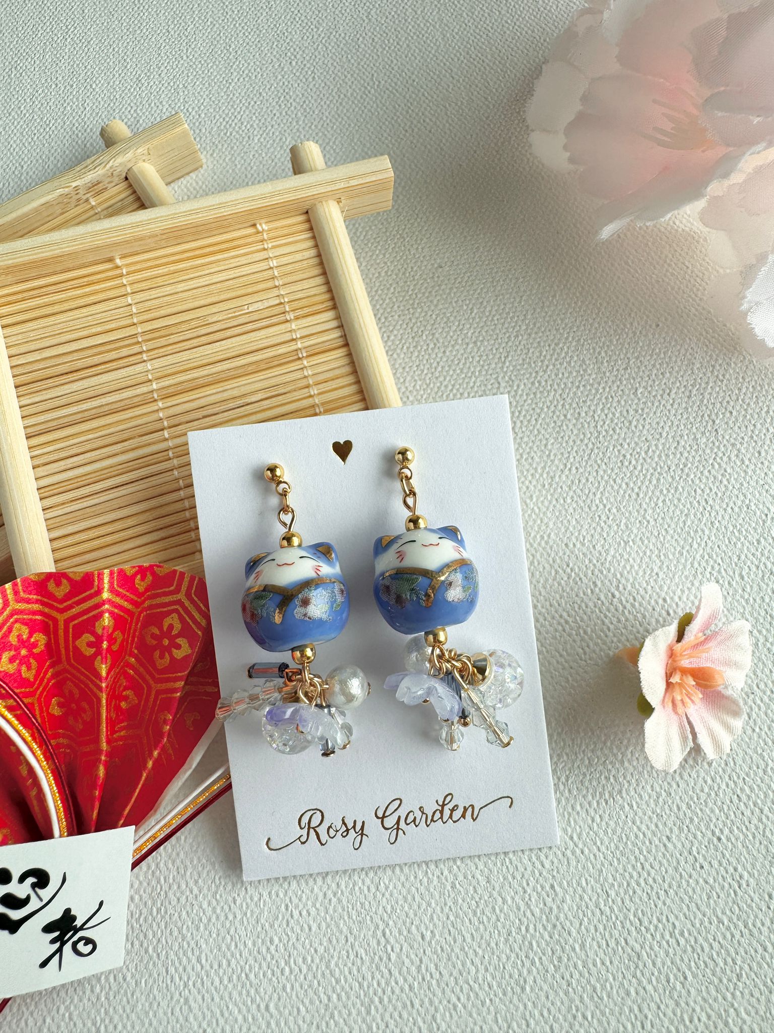 藍色招財貓櫻花水晶球耳環