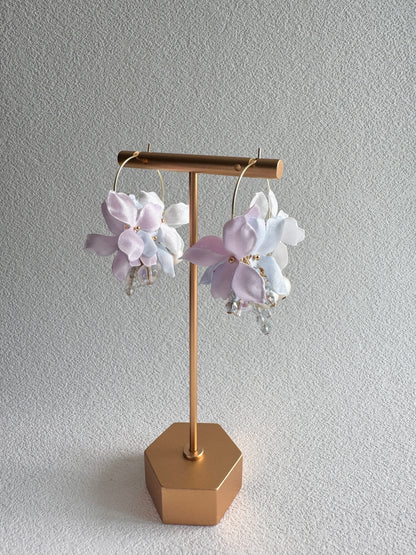 香港手作耳環 - 緞面繡球花水晶球花環耳環 夢幻色 (Handmade Earrings)