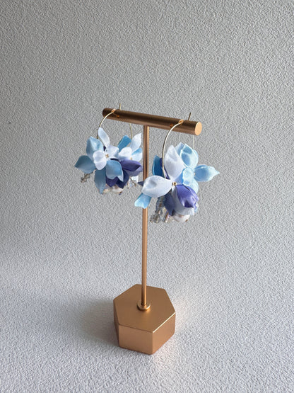 香港手作耳環 - 緞面繡球花水晶球花環耳環 藍色 (Handmade Earrings)