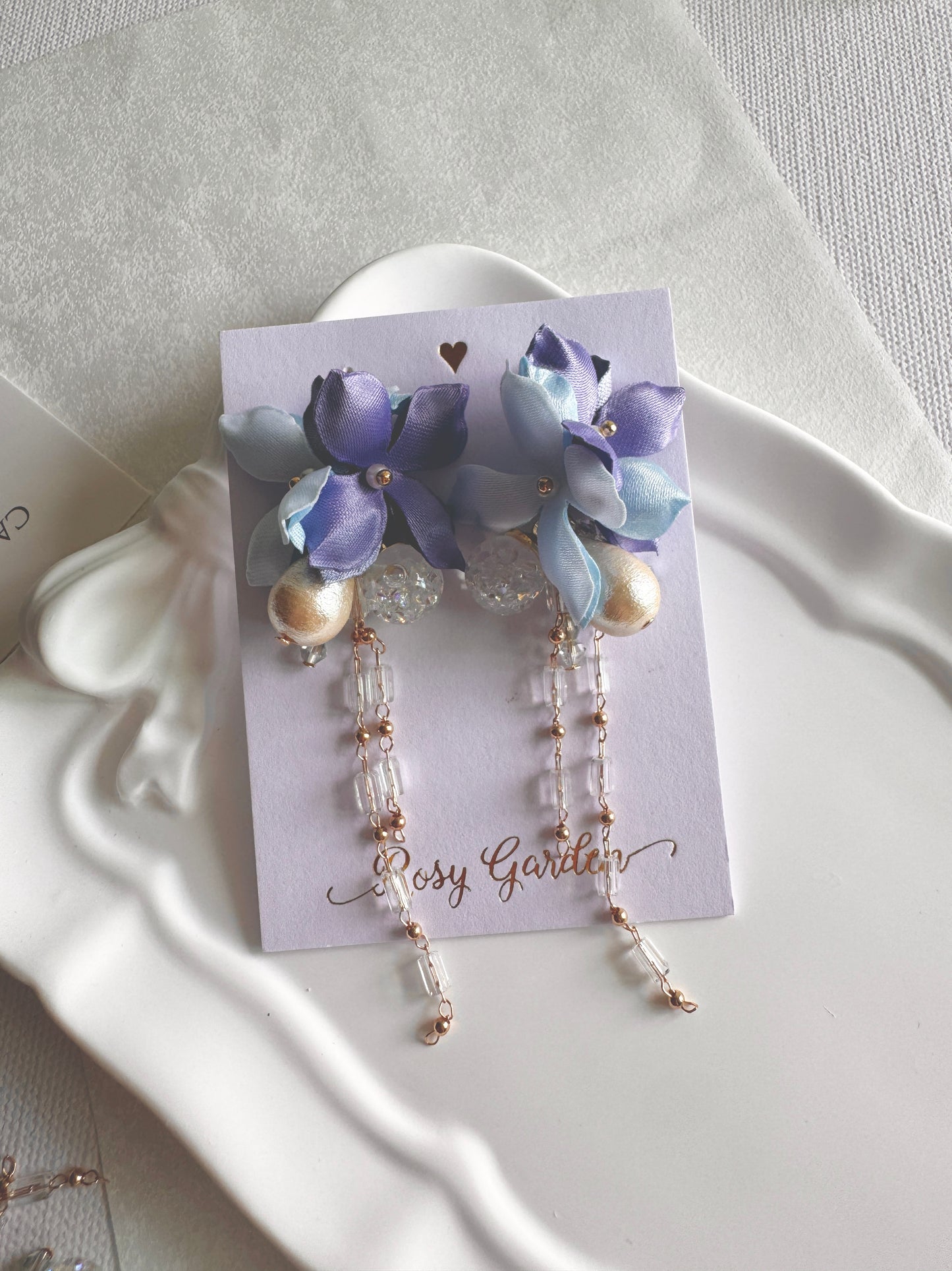 香港手作耳環 - 緞面繡球花晶串水晶球耳環 藍色 (Handmade Earrings)