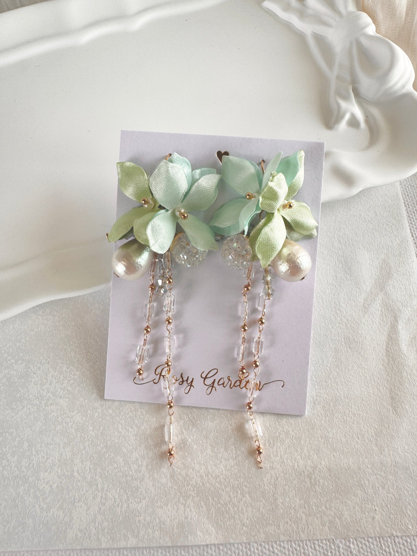 香港手作耳環 - 緞面繡球花晶串水晶球耳環 綠色 (Handmade Earrings)