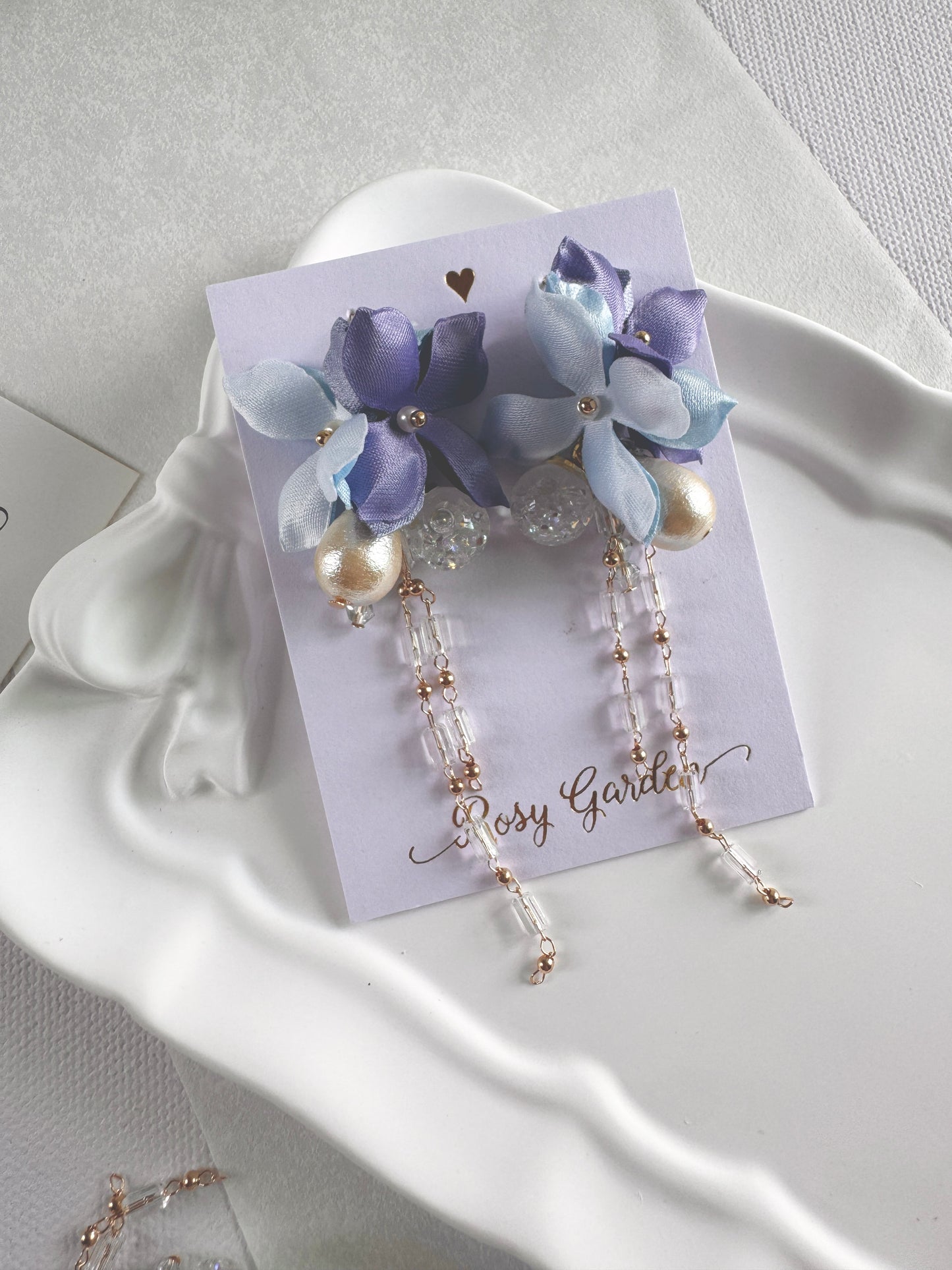 香港手作耳環 - 緞面繡球花晶串水晶球耳環 彩藍色 (Handmade Earrings)