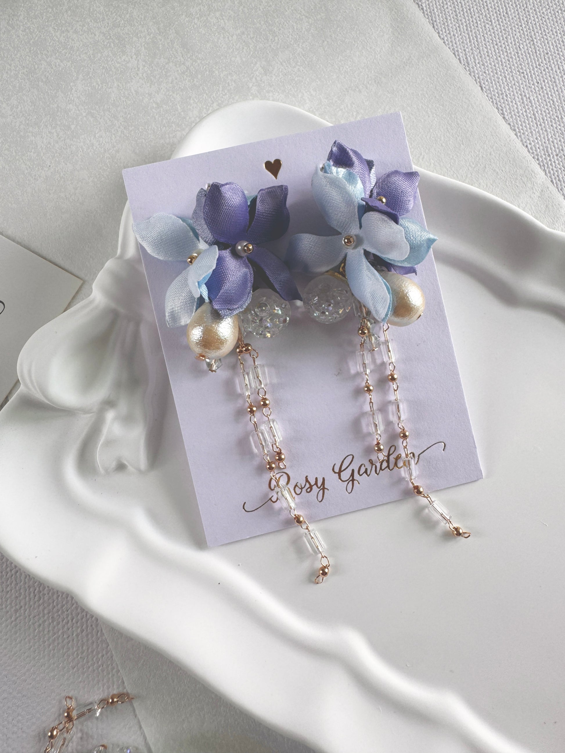 香港手作耳環 - 緞面繡球花晶串水晶球耳環 彩藍色 (Handmade Earrings)