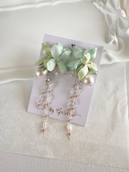 香港手作耳環 - 緞面繡球花晶串水晶球耳環 綠色 細節 (Handmade Earrings)
