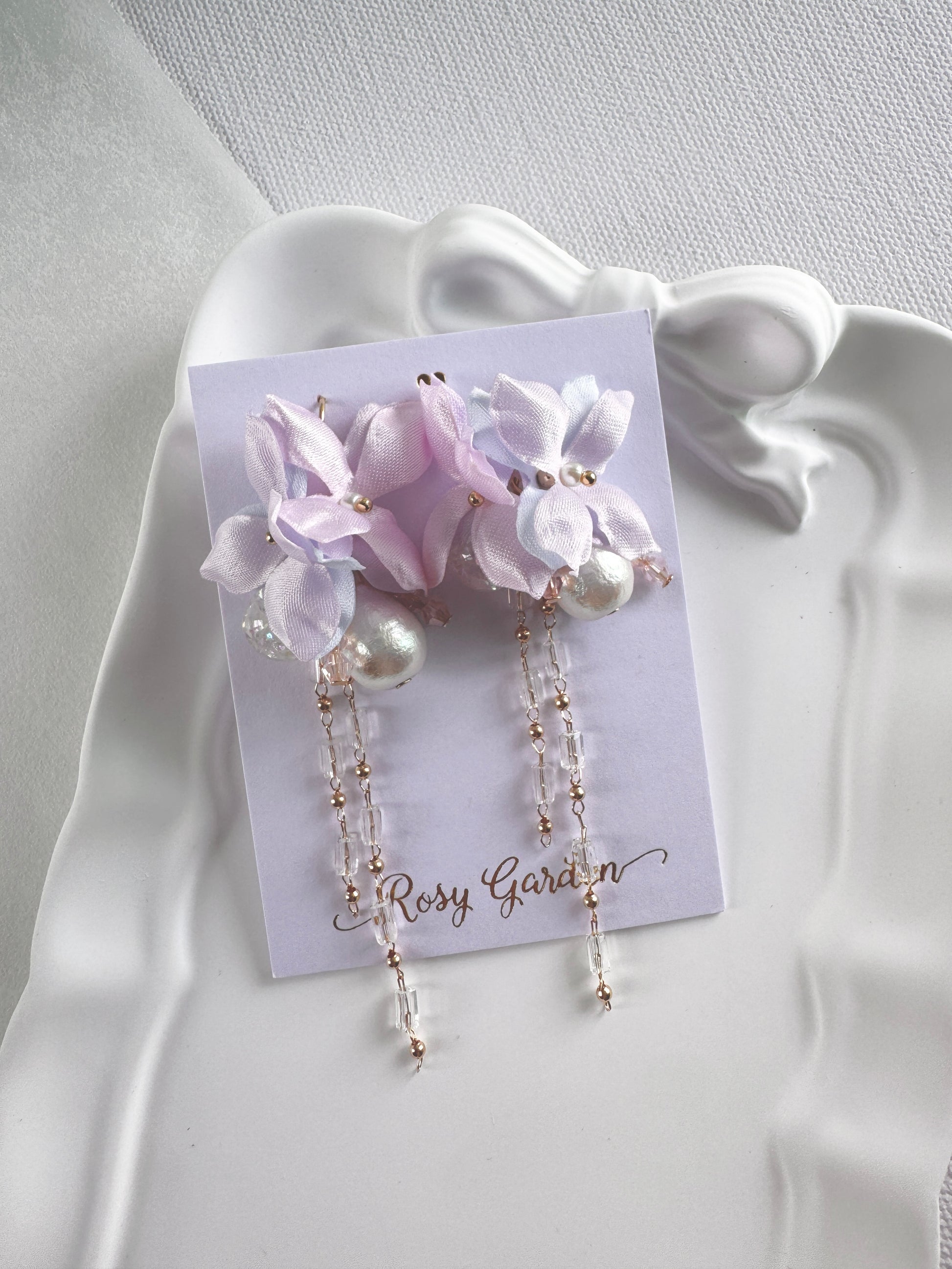 香港手作耳環 - 緞面繡球花晶串水晶球耳環 幻彩色 (Handmade Earrings)