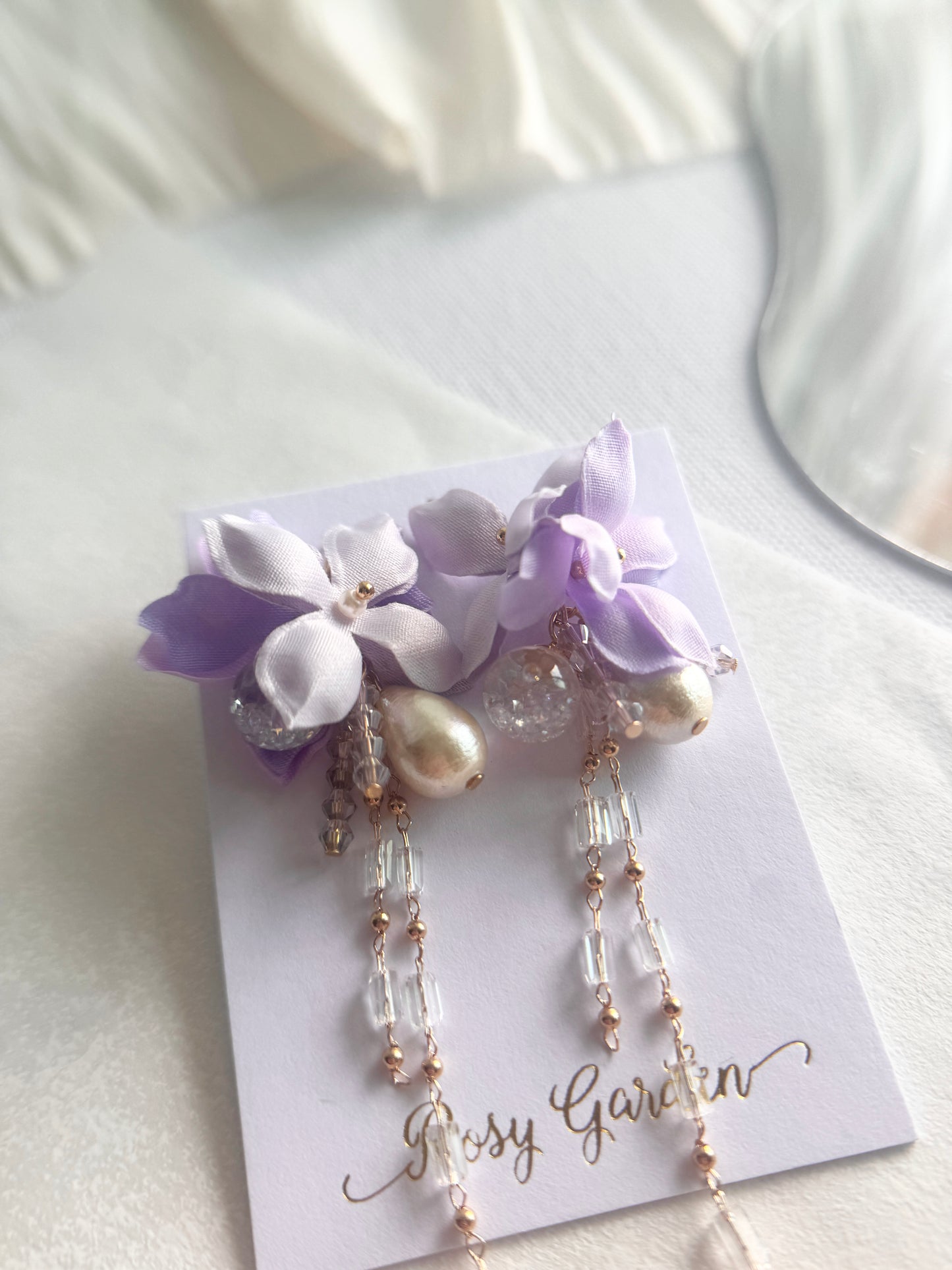 香港手作耳環 - 緞面繡球花晶串水晶球耳環 紫色 細節 (Handmade Earrings hk)