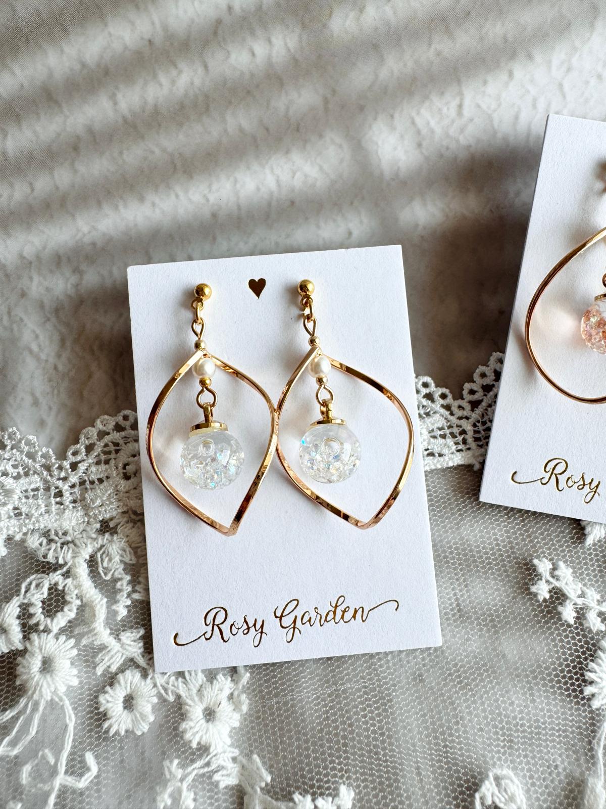 白色扭扭框流沙水晶球耳環 可換耳夾