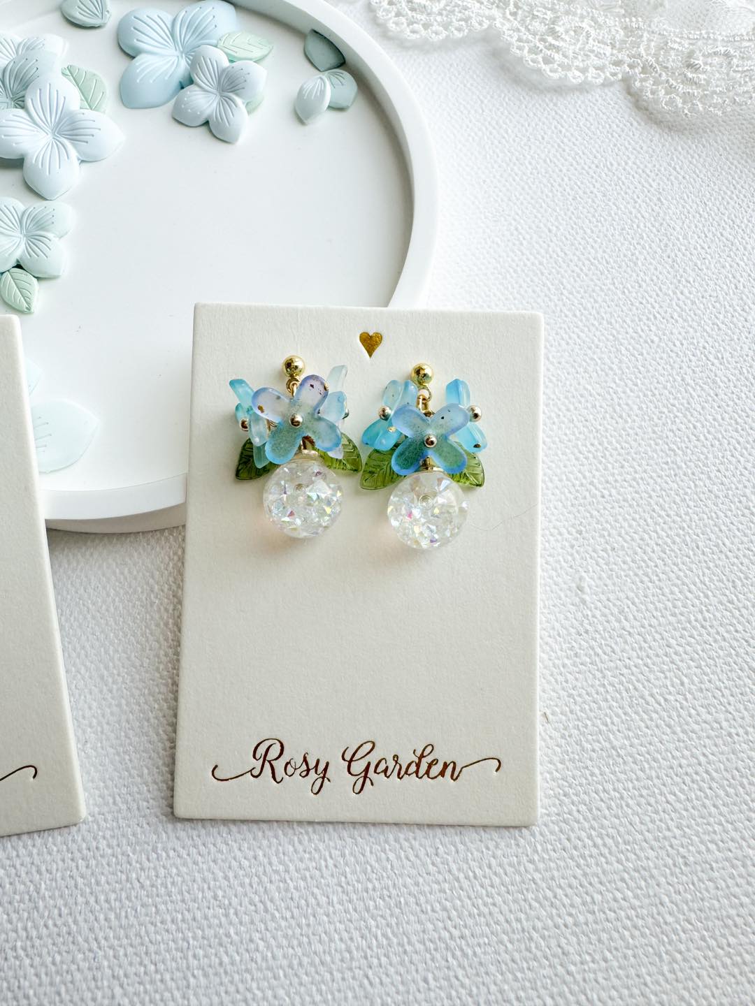 雨後藍色繡球花水晶球耳環
