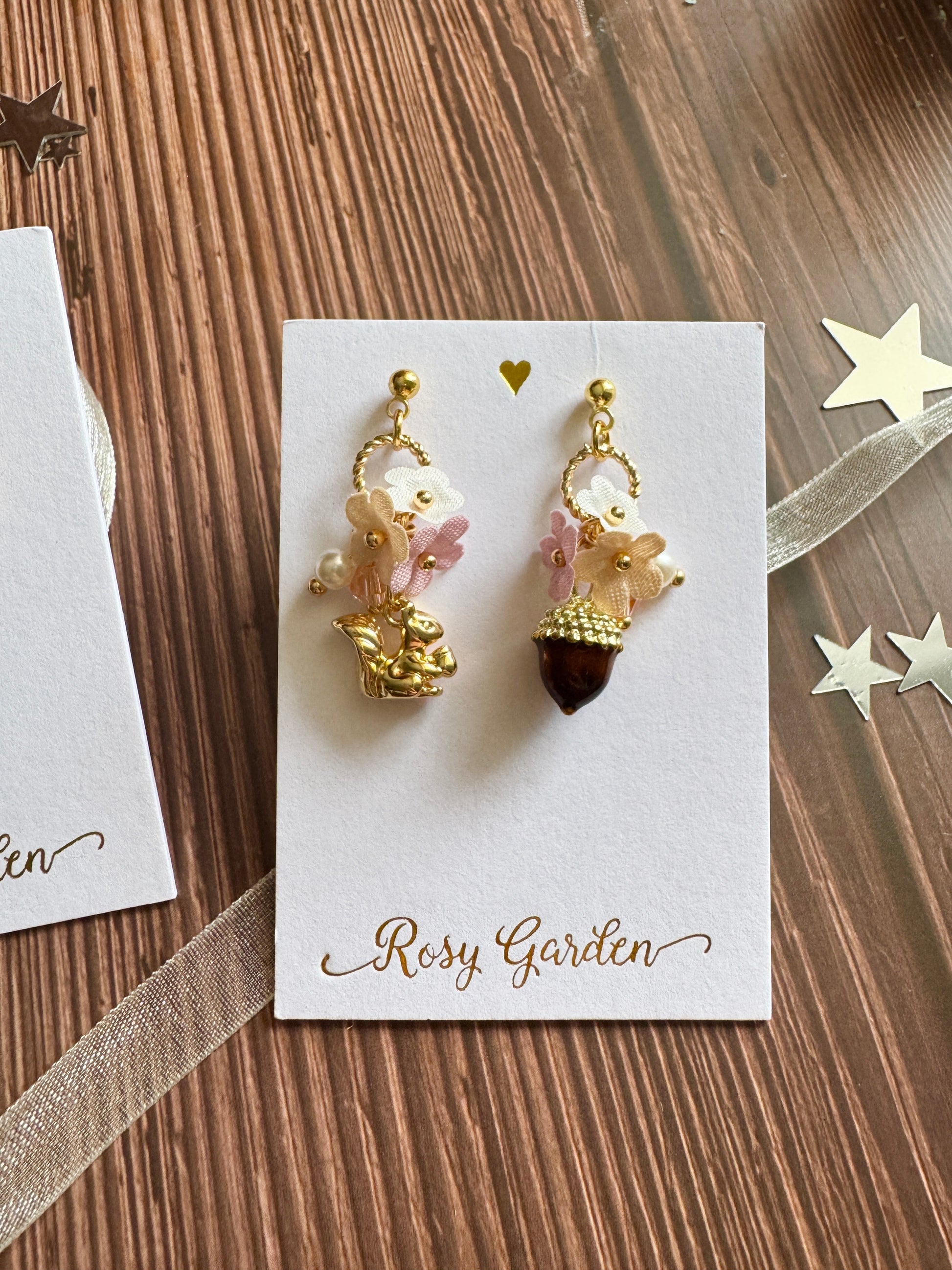 棕色小松鼠 橡果耳環