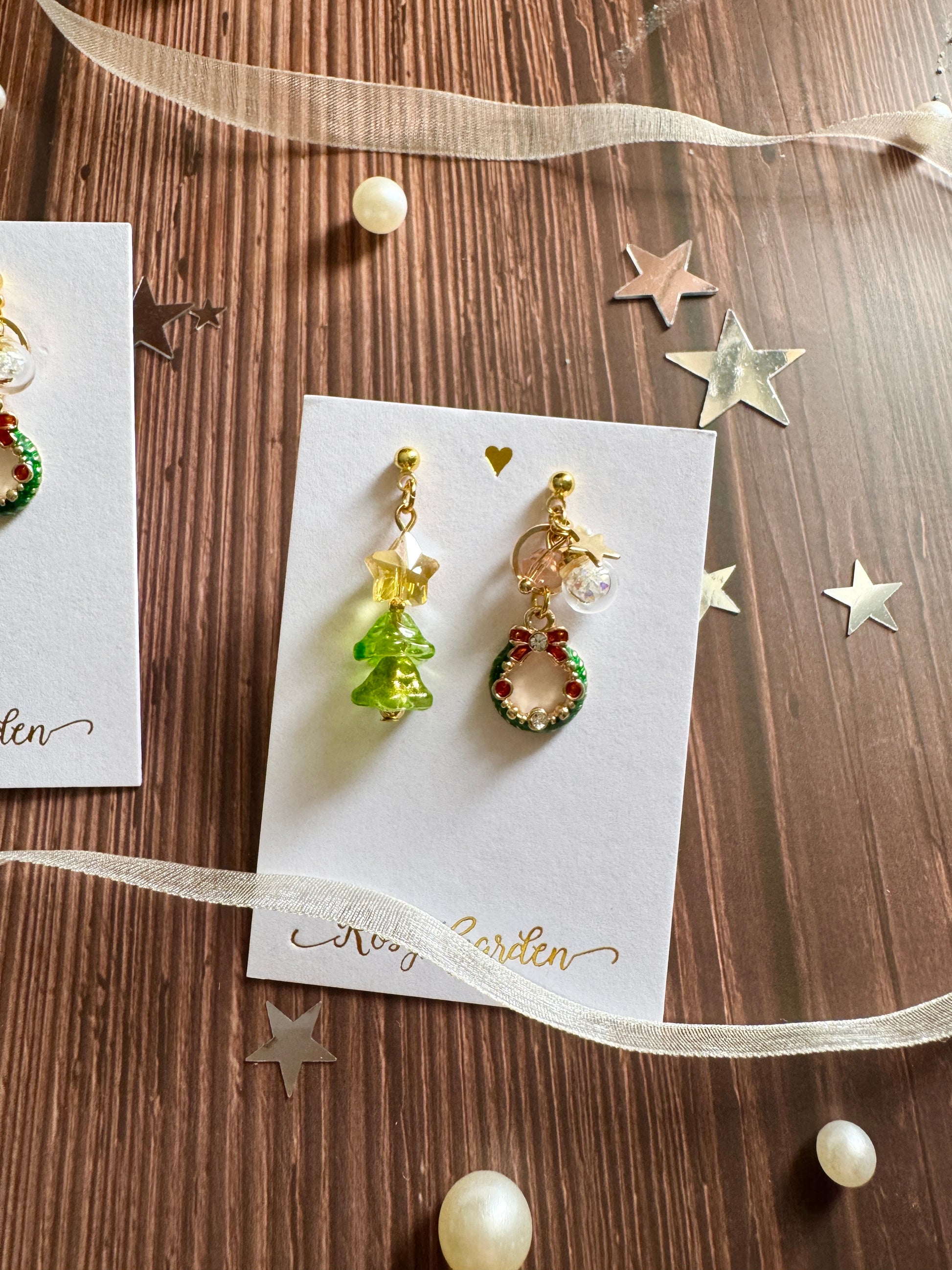 聖誕樹與閃閃花環水晶球耳環 綠色