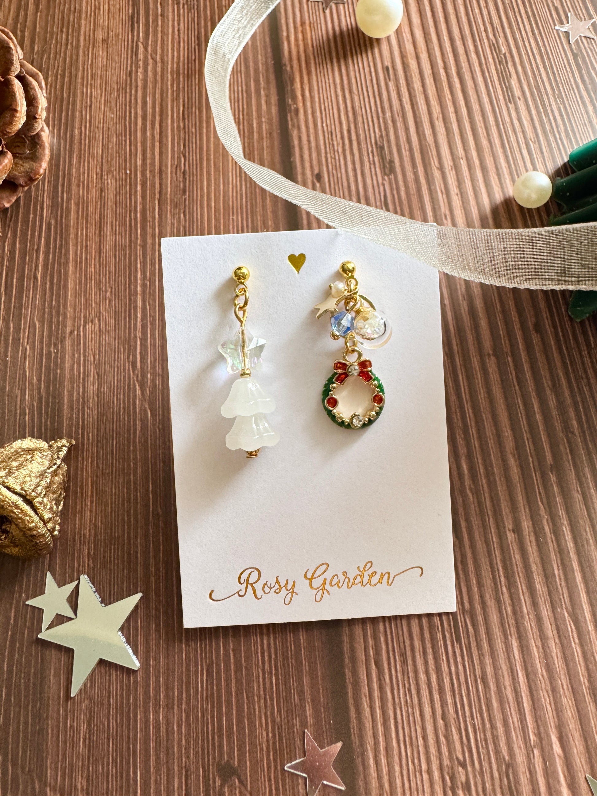 聖誕樹與閃閃花環耳環 白色